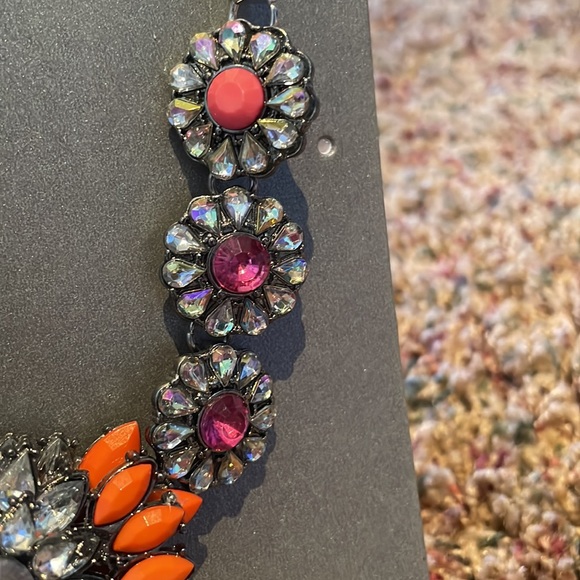 STATEMENT necklace - Picture 4 of 6